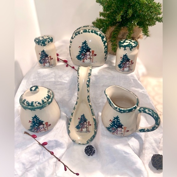 Christmas Vintage 7 pieces set salt&pepper shakers sugar&creamer napkins holder‎ - Picture 1 of 16
